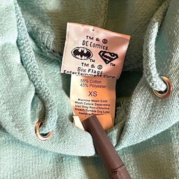 Six Flags Batman Hoodie Adult Size Xtra Small Teal 2015 Souvenir  Logo DC Comics - Picture 3 of 4